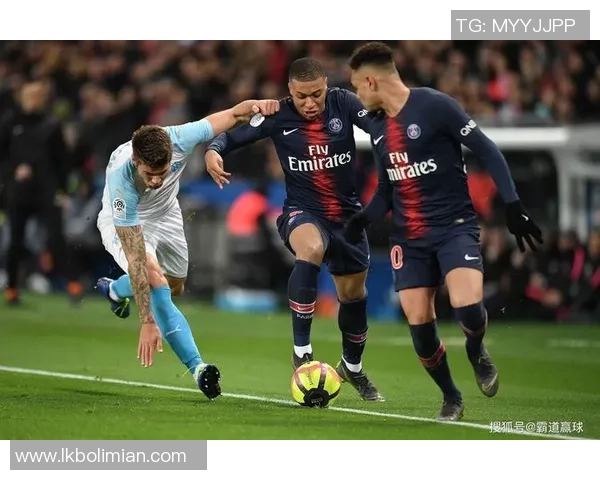 友谊赛巴黎圣日耳曼与那不勒斯战平战术分析与绝杀瞬间回顾 友谊赛巴黎圣日耳曼与那不勒斯战平战术分析与绝杀瞬间回顾
