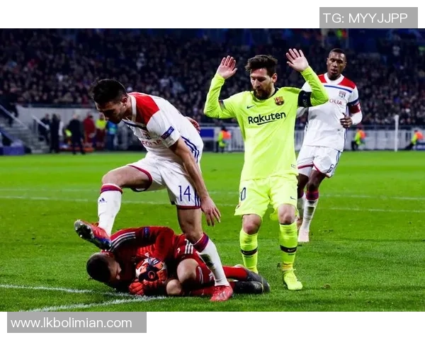 中超精彩对决里昂逆转巴萨6-2战术解析引发全场热潮