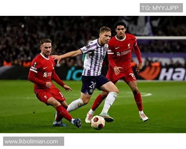 欧联杯精彩对决里昂凭乌龙球小胜利物浦战术解析
